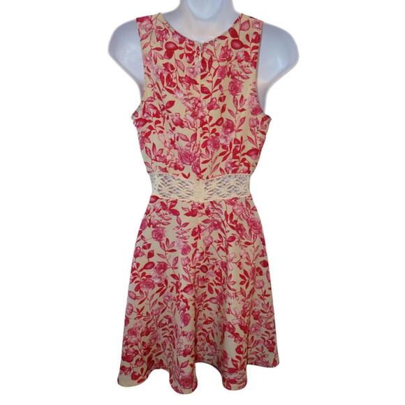 Charming Floral Dress by Eighty - Picture 2 of 4